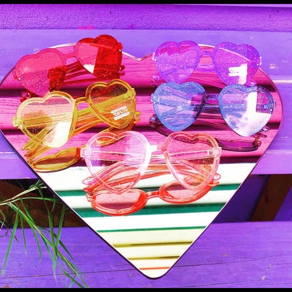 Red heart sunglasses - Picture 1 of 4